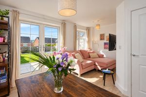 Lounge/Diner- click for photo gallery